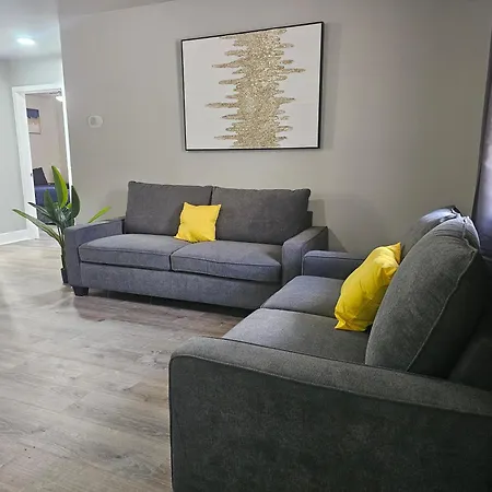 Homey 2Br Home Near Dt&Airport